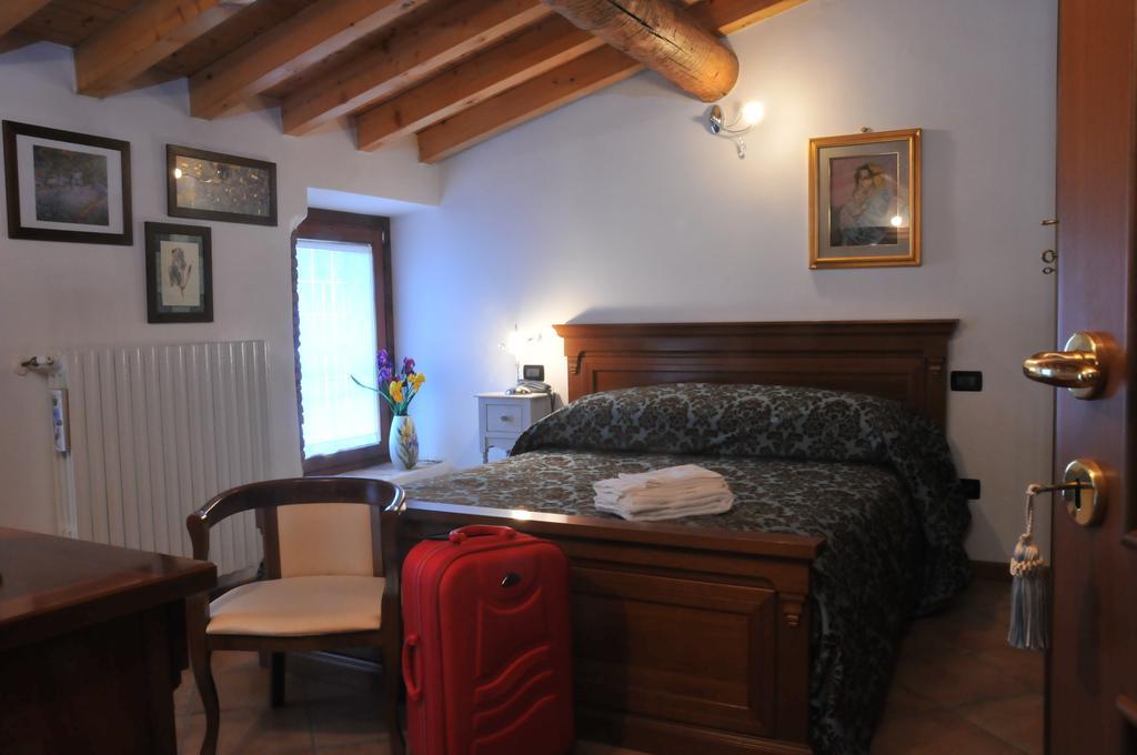 Bed & Breakfast Castello Padenghe sul Garda Rom bilde